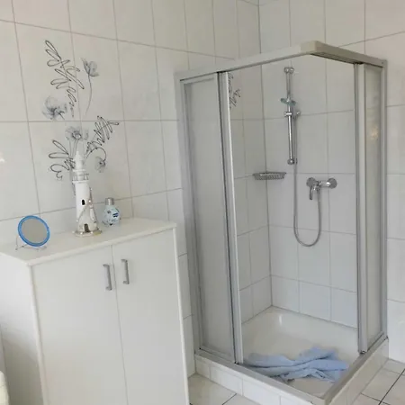 Ruhige Muschel Апартаменты Эзенс